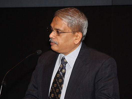 Mr. S.Gopalakrishnan announces the winner of the Infosys Prize in Physical Sciences