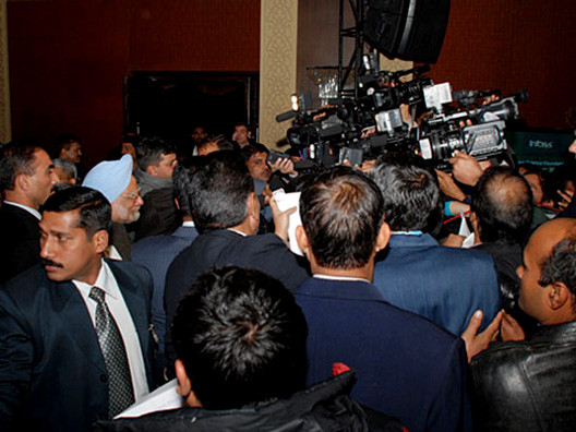 The media rush after the prize presentation