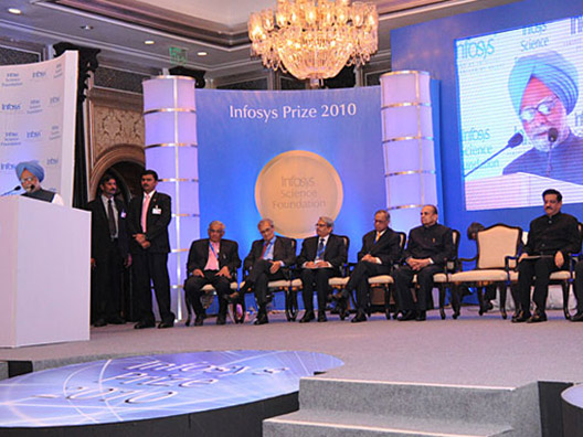Dr. Manmohan Singh, Prime Minister of India, addresses the gathering