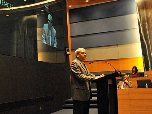 S. Gopalakrishnan, Trustee - ISF and Executive Co-Chairman - Infosys Limited, announces the Infosys Prize 2011 Physical Sciences Laureate, Prof. Sriram Ramaswamy