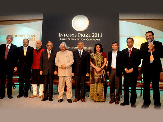 The laureates of the Infosys Prize 2011 alongside Mr. Murthy, Dr. Kalam, Mr. Shibulal and Mr. Pai
