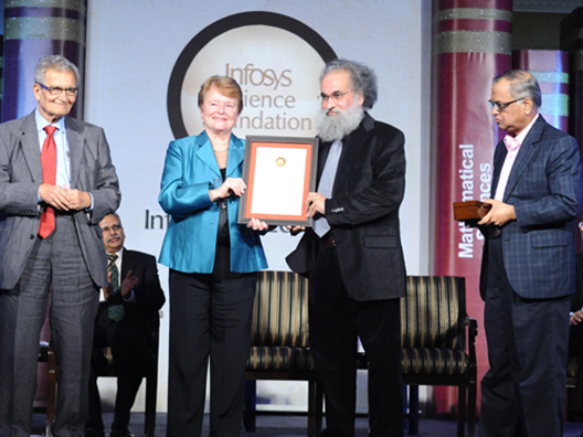 Prize Presentation by Dr. Gro Harlem Brundtland to winner Prof. Sanjay Subrahmanyam with Prof. Amartya Sen and Narayana Murthy
