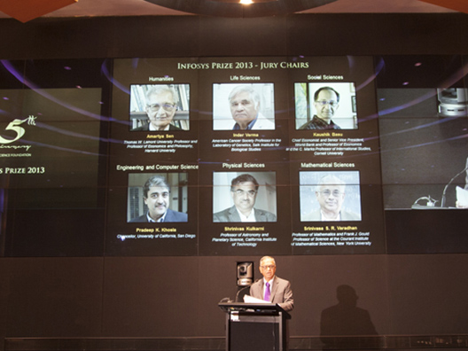 Narayana Murthy, Trustee- ISF, introduces the eminent Jury Chairs of the Infosys Prize 2013