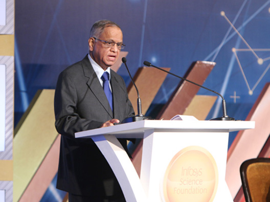 Mr. Narayana Murthy, Founder, Infosys Limited, and Trustee, Infosys Science Foundation welcomes the Chief Guest