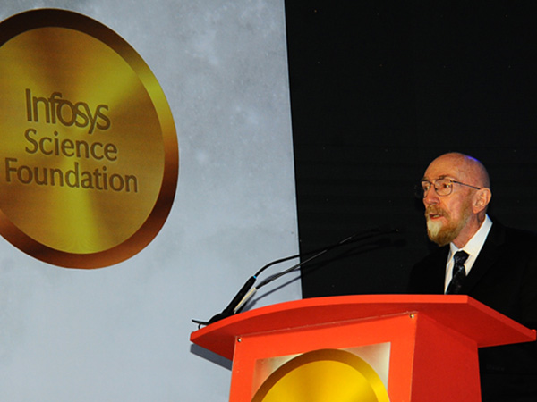 Prof. Kip Thorne