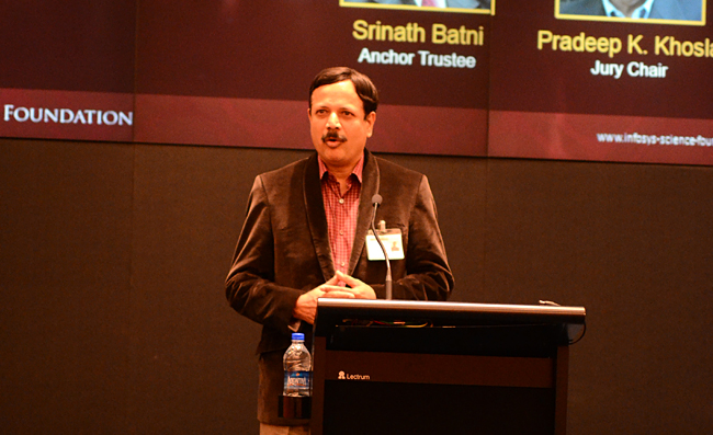 Prof. Jayant Haritsa delivers his acceptance speech for the Engineering and Computer Science category award