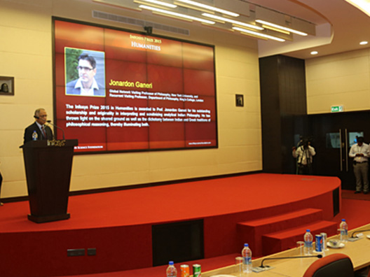 Trustee of the ISF, Narayana Murthy, announces Infosys Prize 2015 Humanities winner