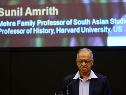 Narayana Murthy, Trustee of the ISF, announces Infosys Prize 2016 Humanities winner