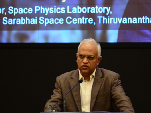 Srinath Batni, Trustee of the ISF, announces Infosys Prize 2016 Physical Sciences winner