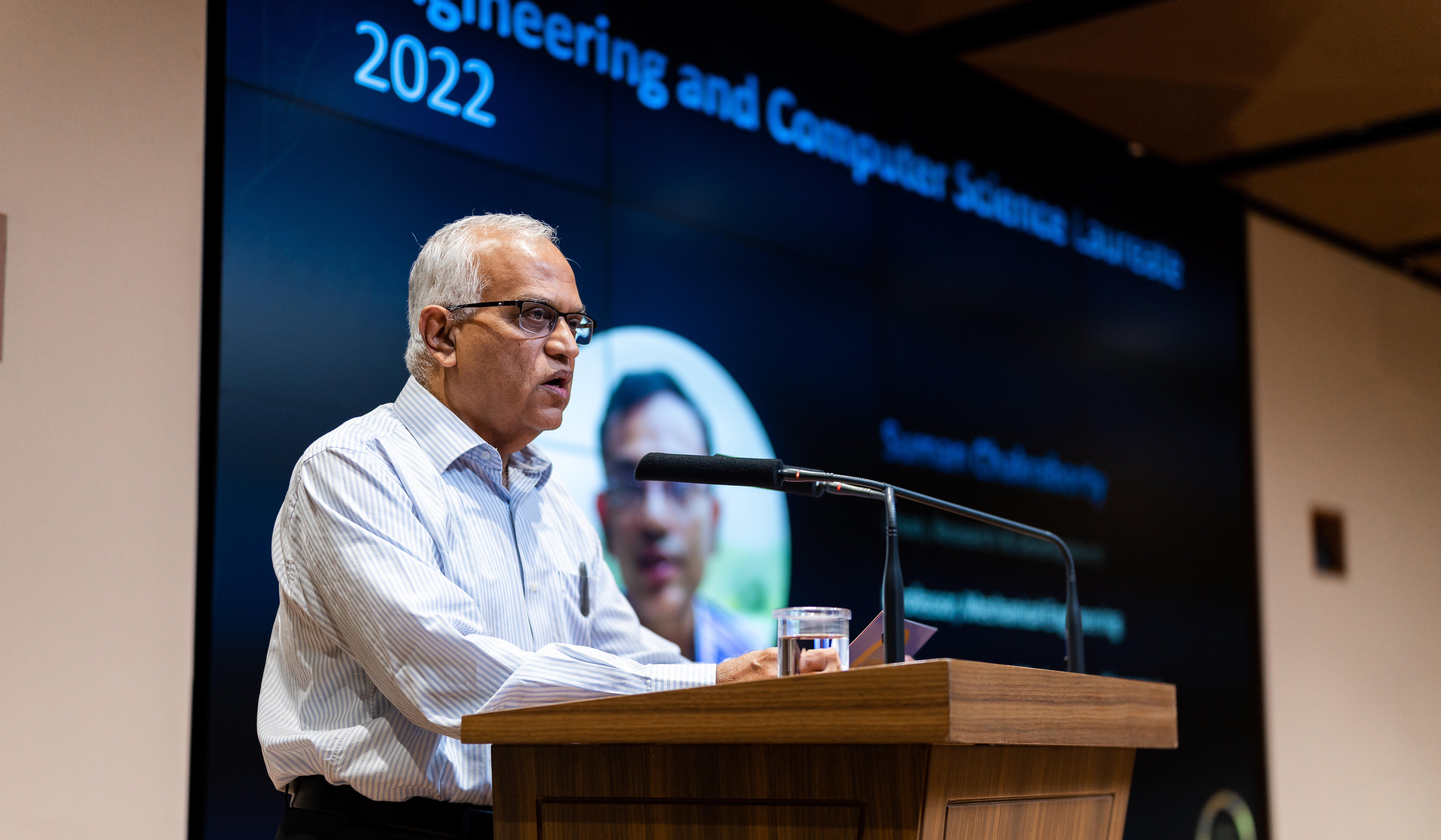 Achor trustee Srinath Batni announcing the Infosys Prize 2022 in Engineering and Computer Science
