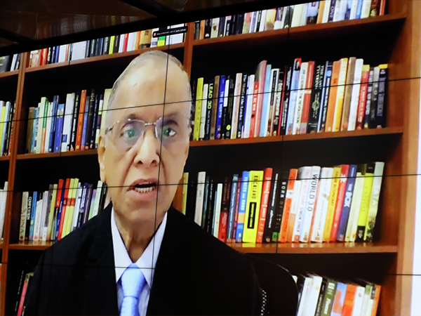 Encourageresearcherstosolvedauntingproblems:NarayanaMurthy